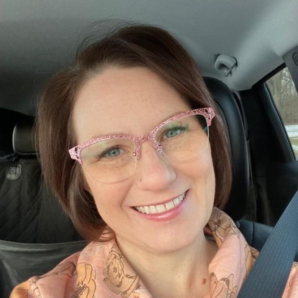 Meet your Posher, Laurie